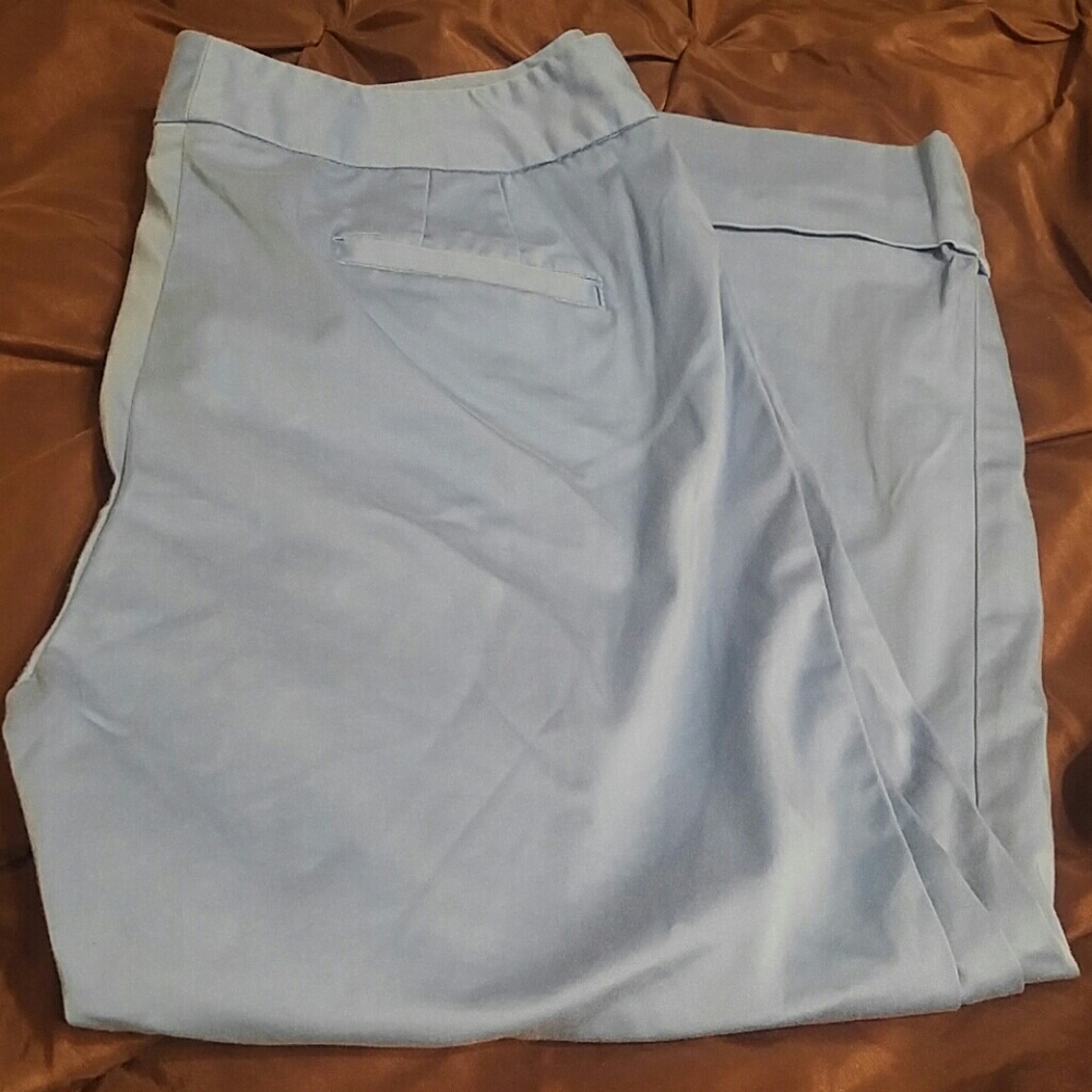 3 FOR $10! Blue cropped pants/capris